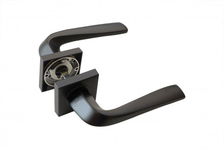 Ручка дверная квадр. VETTORE R06.135 MBP, черн. мат.